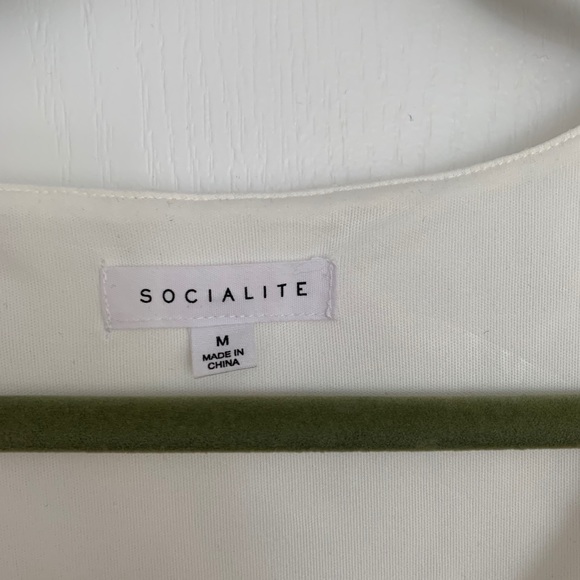 Socialite Maternity Off-White Lacey and Flowey Dress - Picture 2 of 4